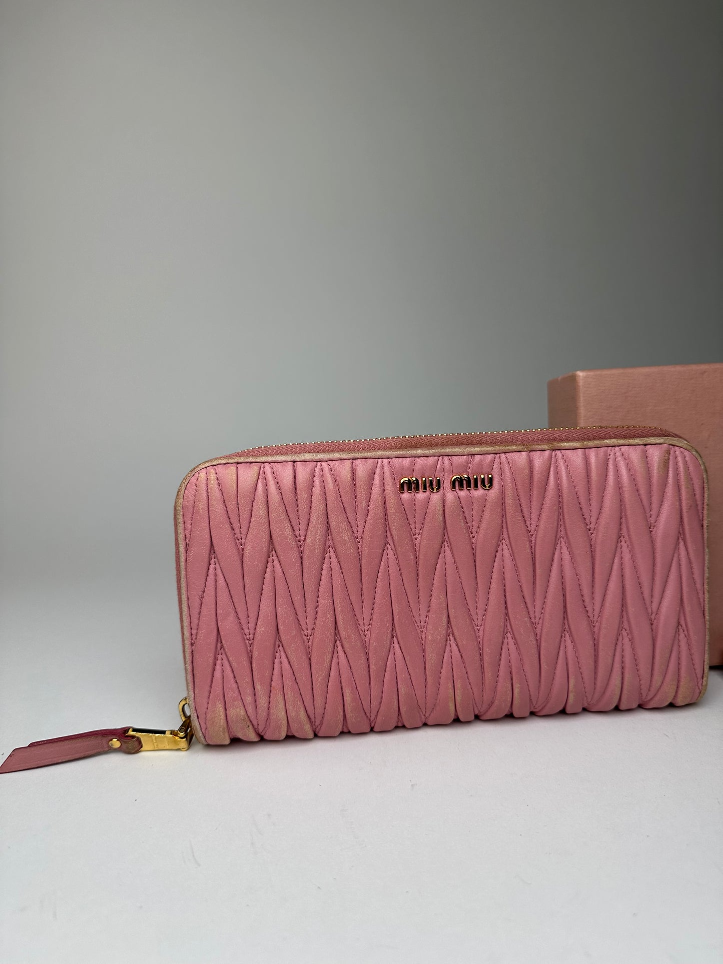 Vintage Miu Miu Metallasse Leather wallet Pink