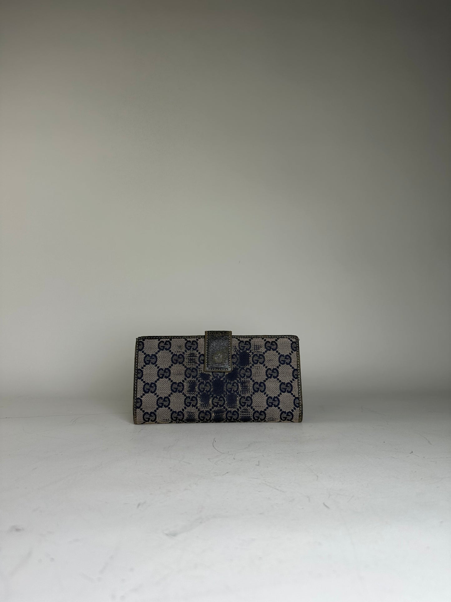 Vintage Gucci GG Supreme Canvas Wallet Beige Navy Silver