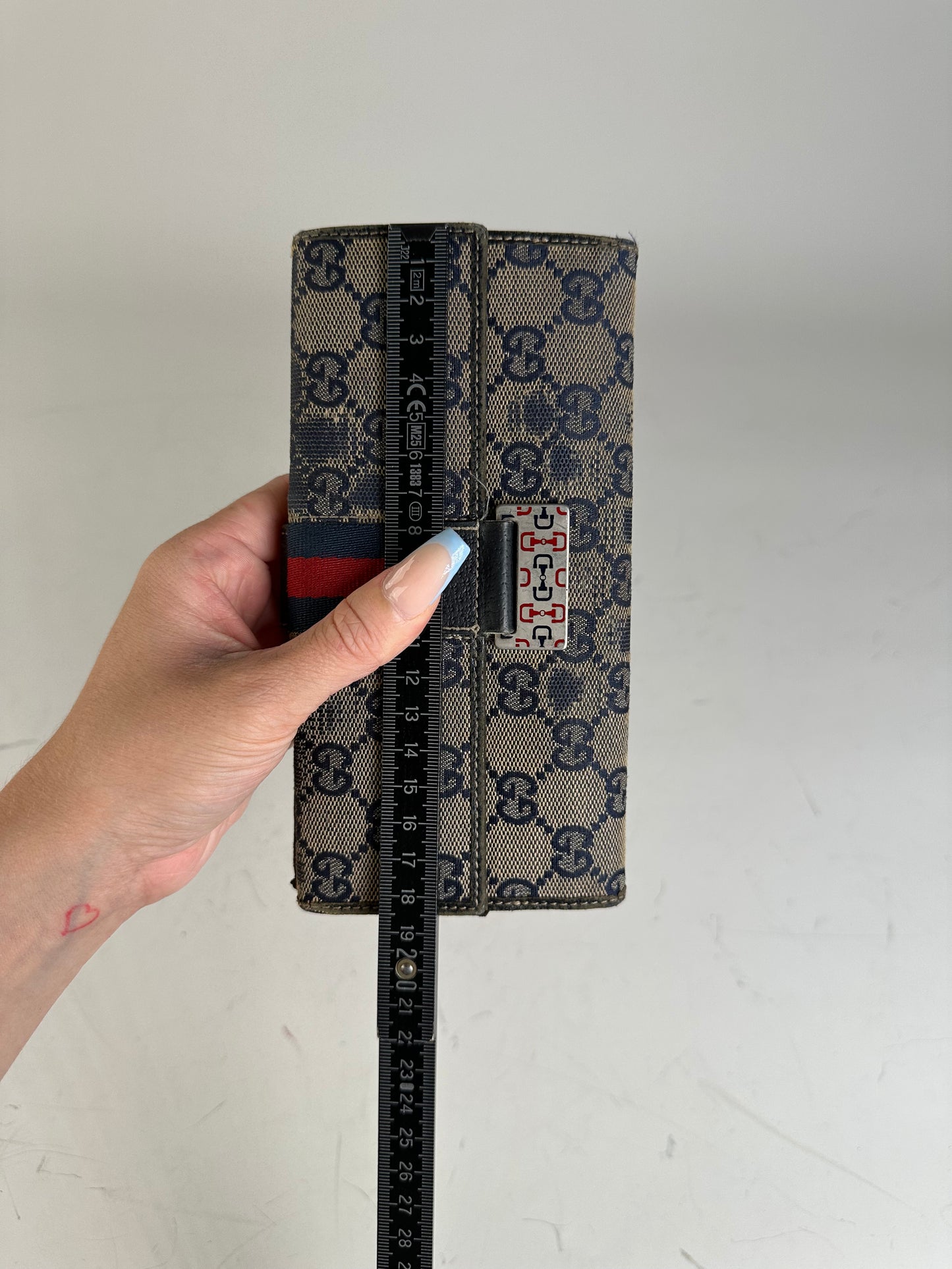 Vintage Gucci GG Supreme Canvas Wallet Beige Navy Silver