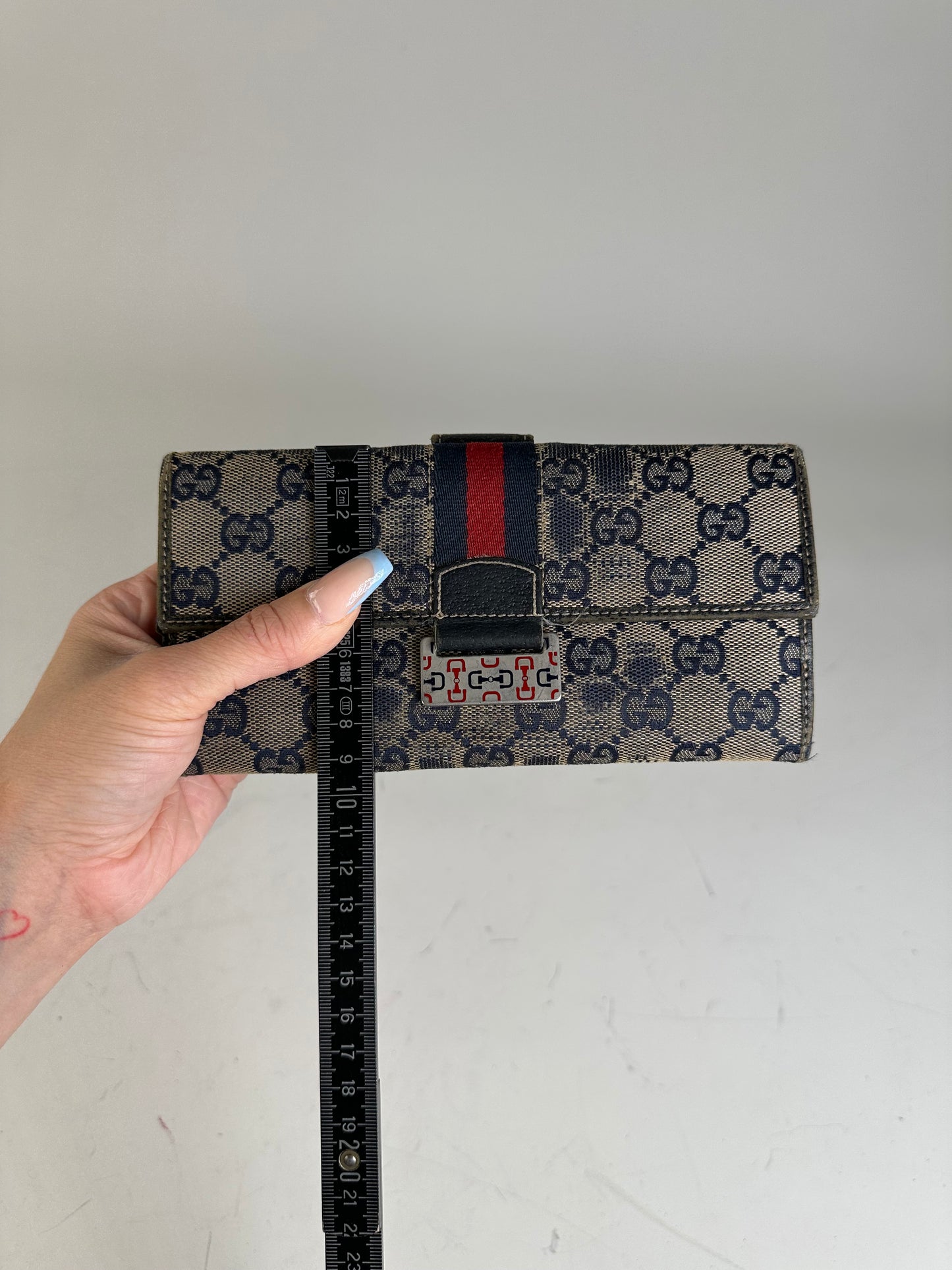 Vintage Gucci GG Supreme Canvas Wallet Beige Navy Silver