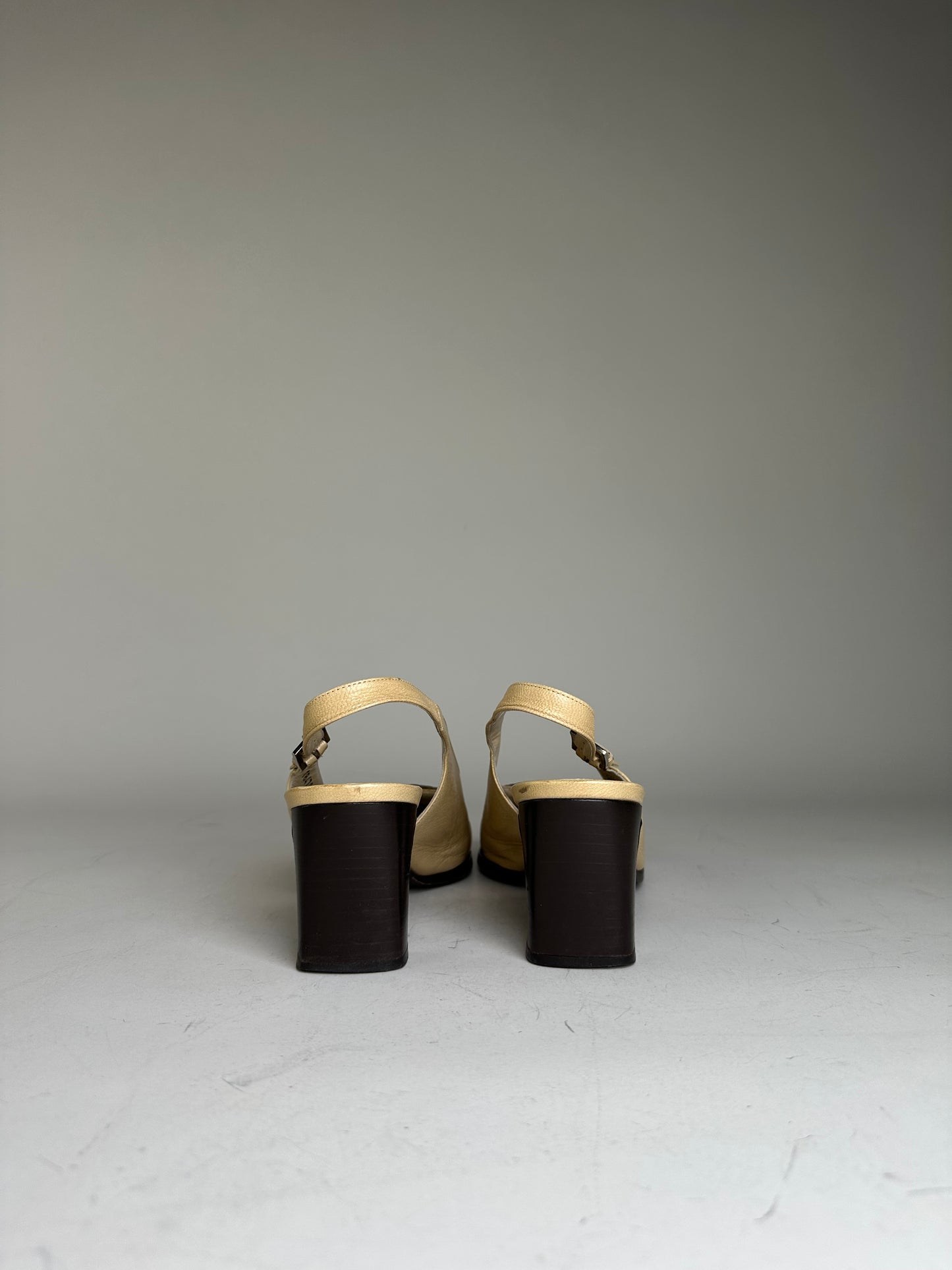 Vintage Bottega Veneta Leather Slingback Heels Light Gold EU35.5