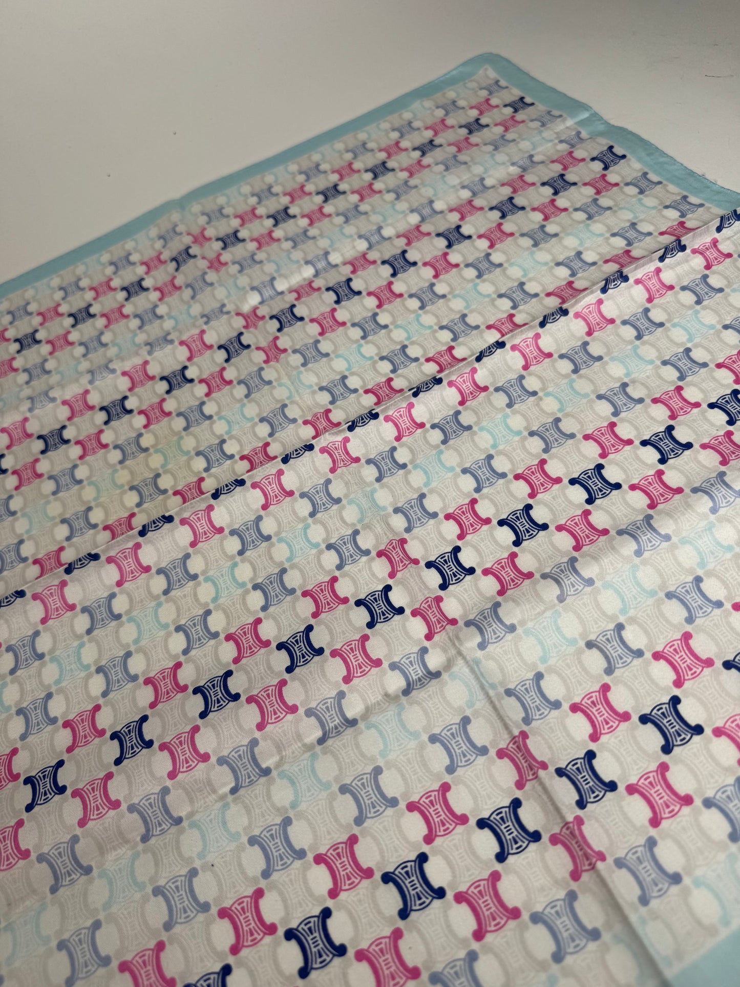 Vintage Céline Paris Triomphe Monogram Scsrf Bleu rose blanc