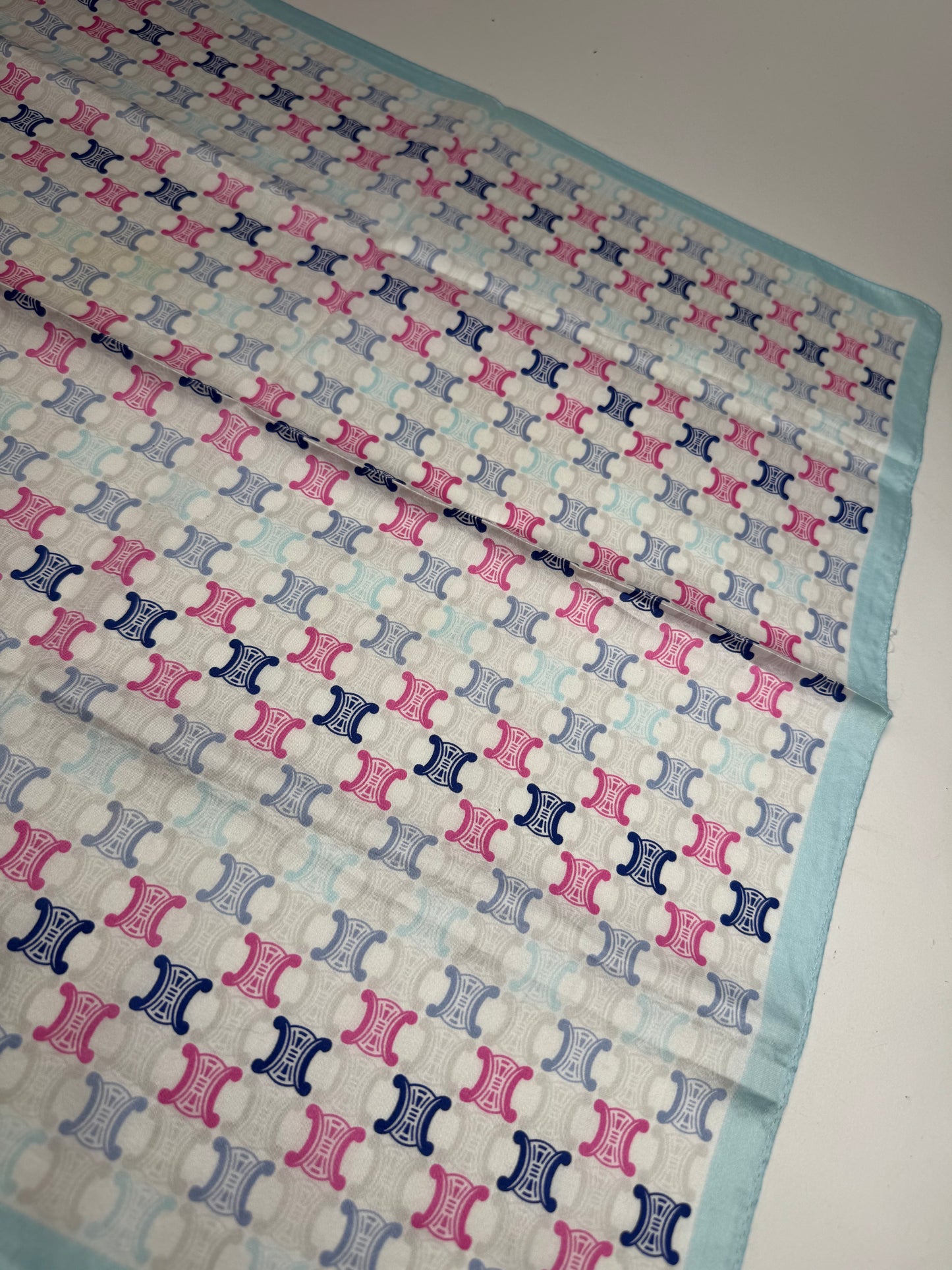 Vintage Céline Paris Triomphe Monogram Scsrf Bleu rose blanc