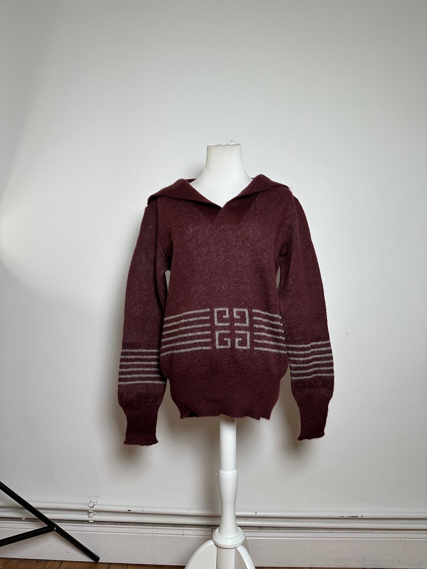 Vintage Givenchy Gentleman Knitwear Sweater Burgundy L