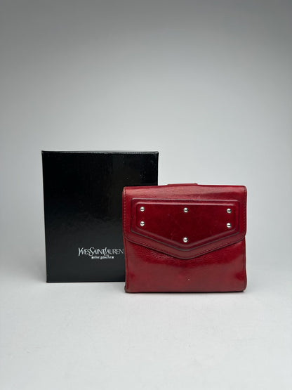 Portefeuille vintage en cuir clouté Yves Saint Laurent rouge