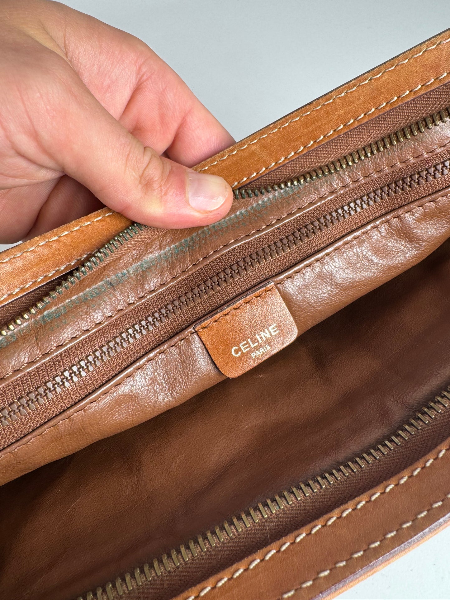 Pochette vintage en cuir Celine Paris marron vert