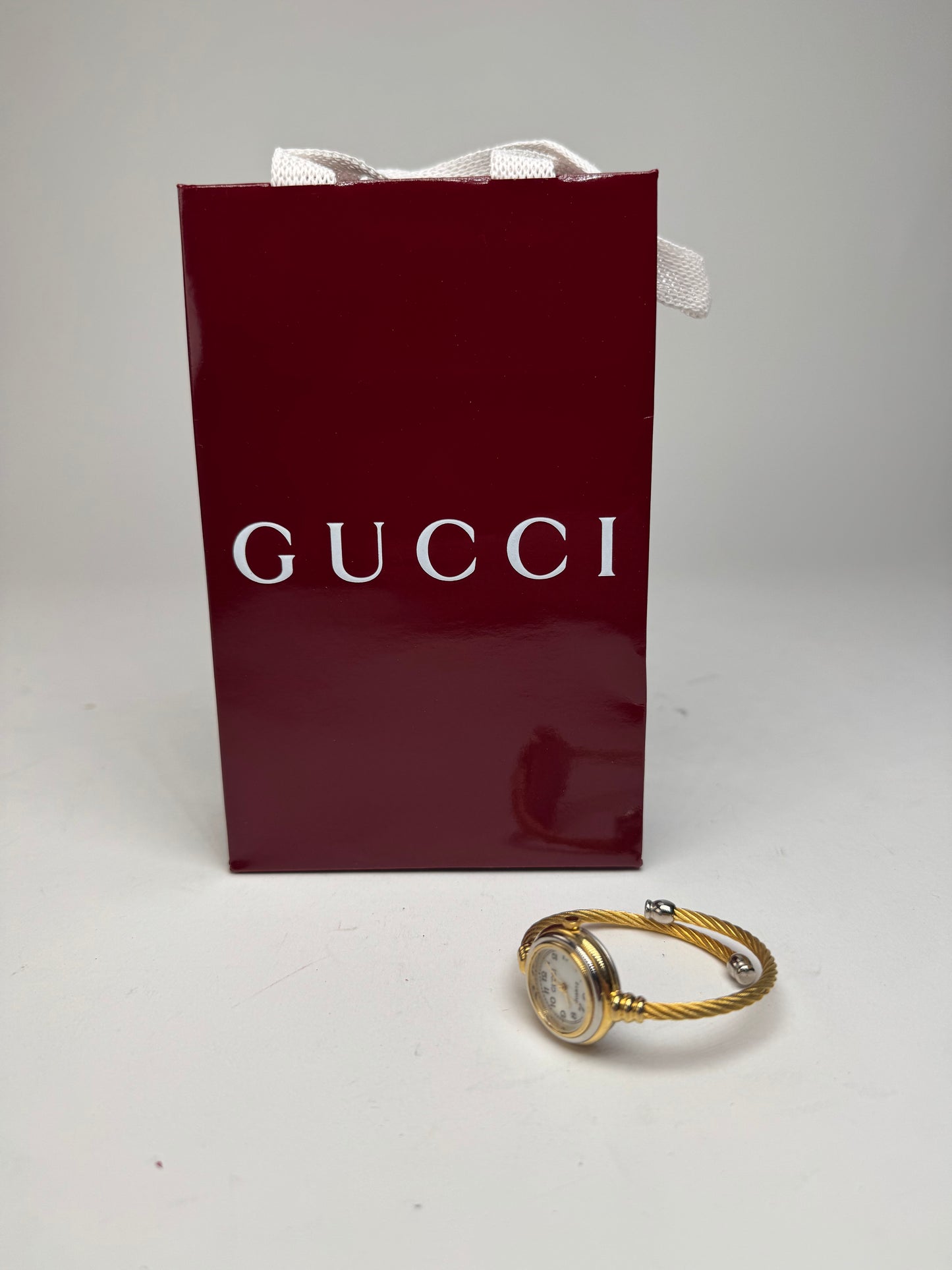 Vintage Gucci Quartz Watch Golden