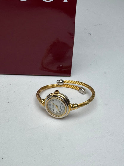 Vintage Gucci Quartz Watch Golden