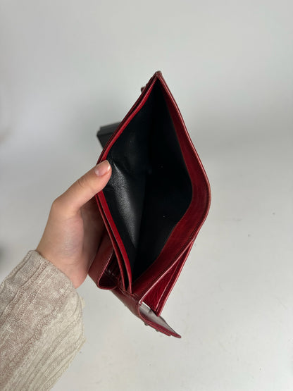 Portefeuille vintage en cuir clouté Yves Saint Laurent rouge