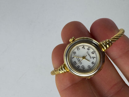 Vintage Gucci Quartz Watch Golden