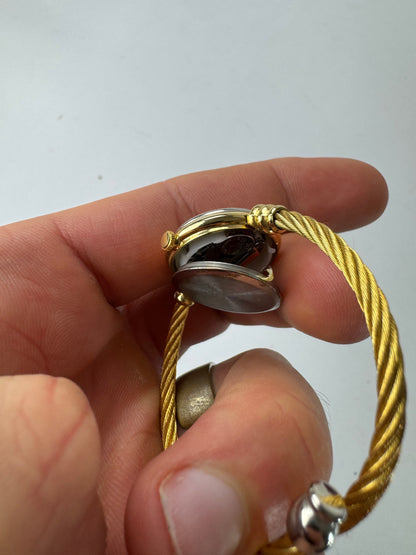 Vintage Gucci Quartz Watch Golden