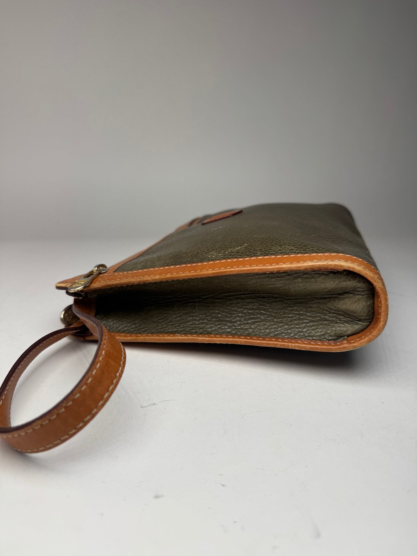 Pochette vintage en cuir Celine Paris marron vert