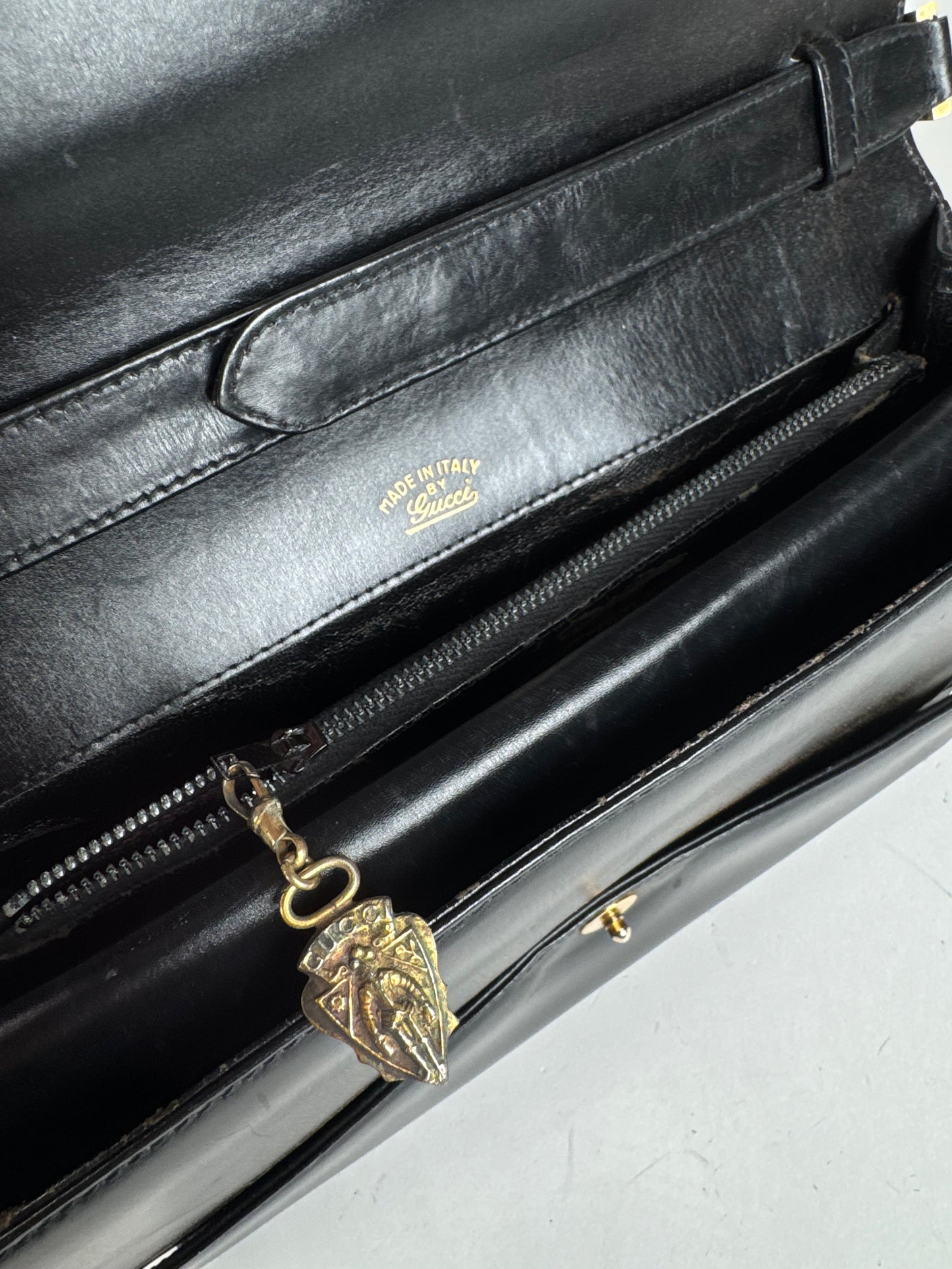 Sac à bandoulière vintage en cuir Gucci noir