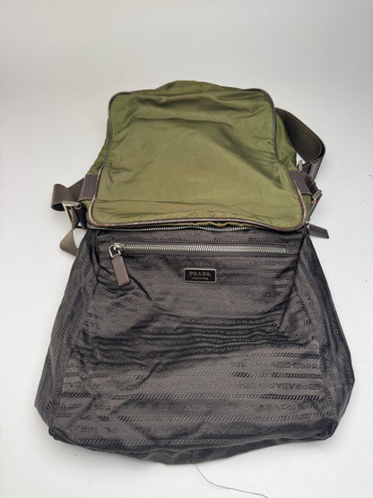 Sac Prada Triangle 2 voies en polyester vintage vert marron