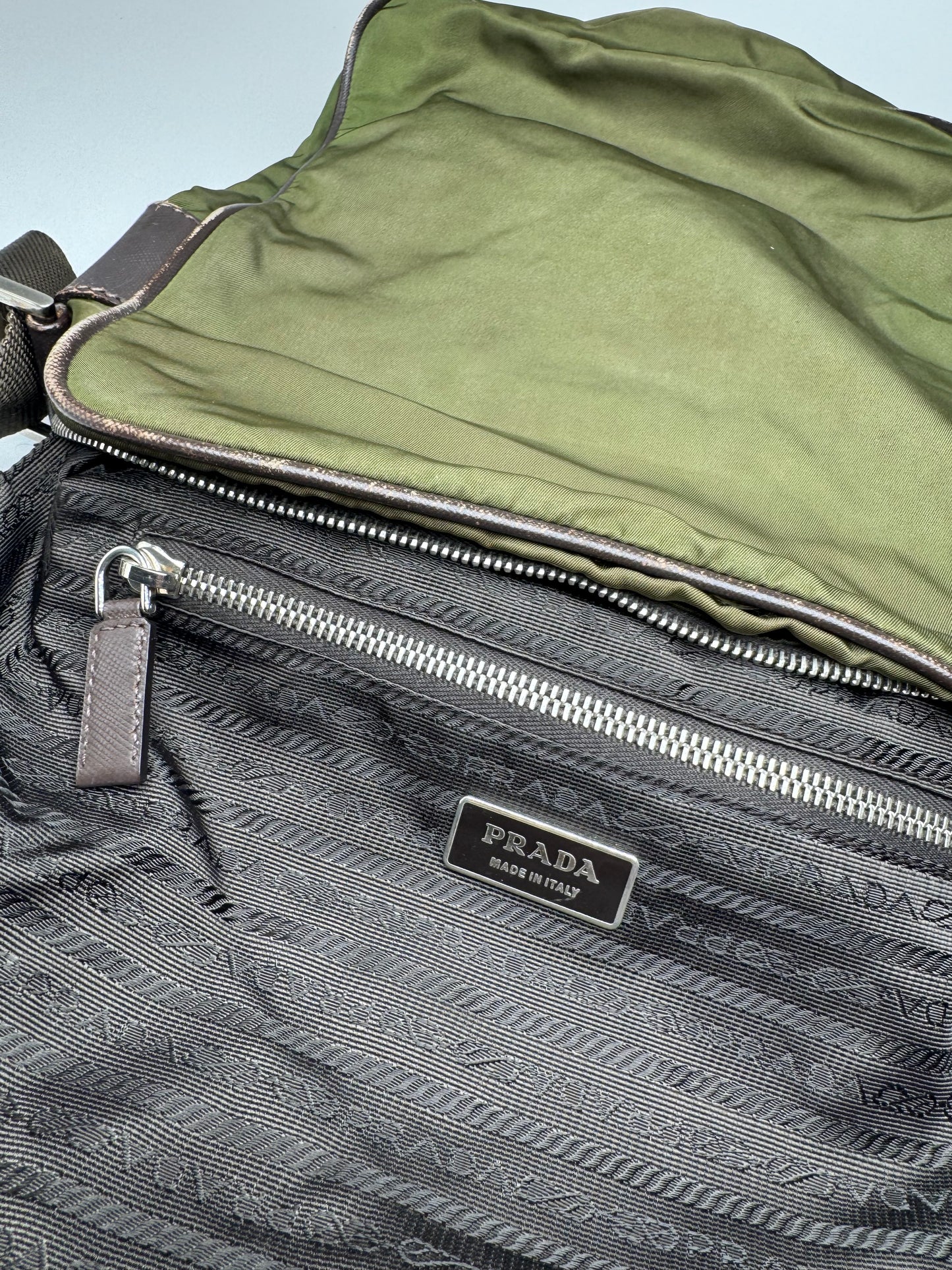 Sac Prada Triangle 2 voies en polyester vintage vert marron