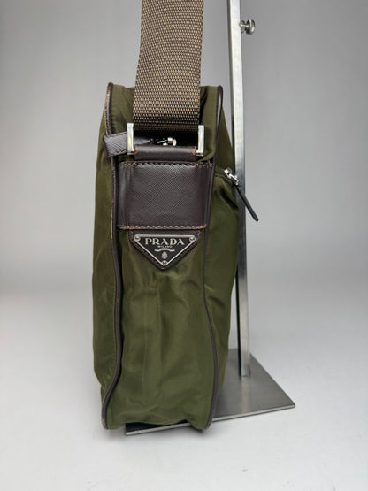 Sac Prada Triangle 2 voies en polyester vintage vert marron