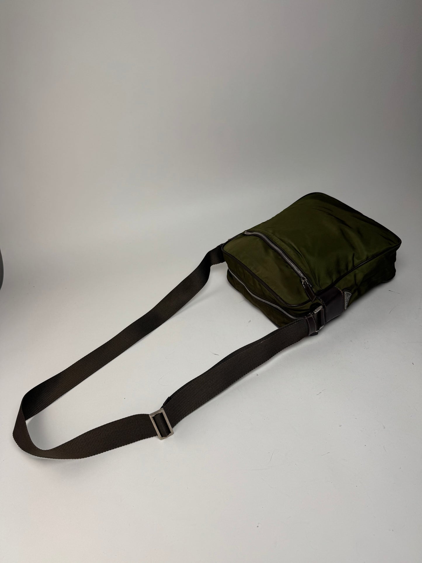 Sac Prada Triangle 2 voies en polyester vintage vert marron