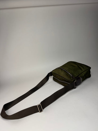 Sac Prada Triangle 2 voies en polyester vintage vert marron