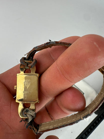 Vintage Gucci 1800 L Watch Gold White
