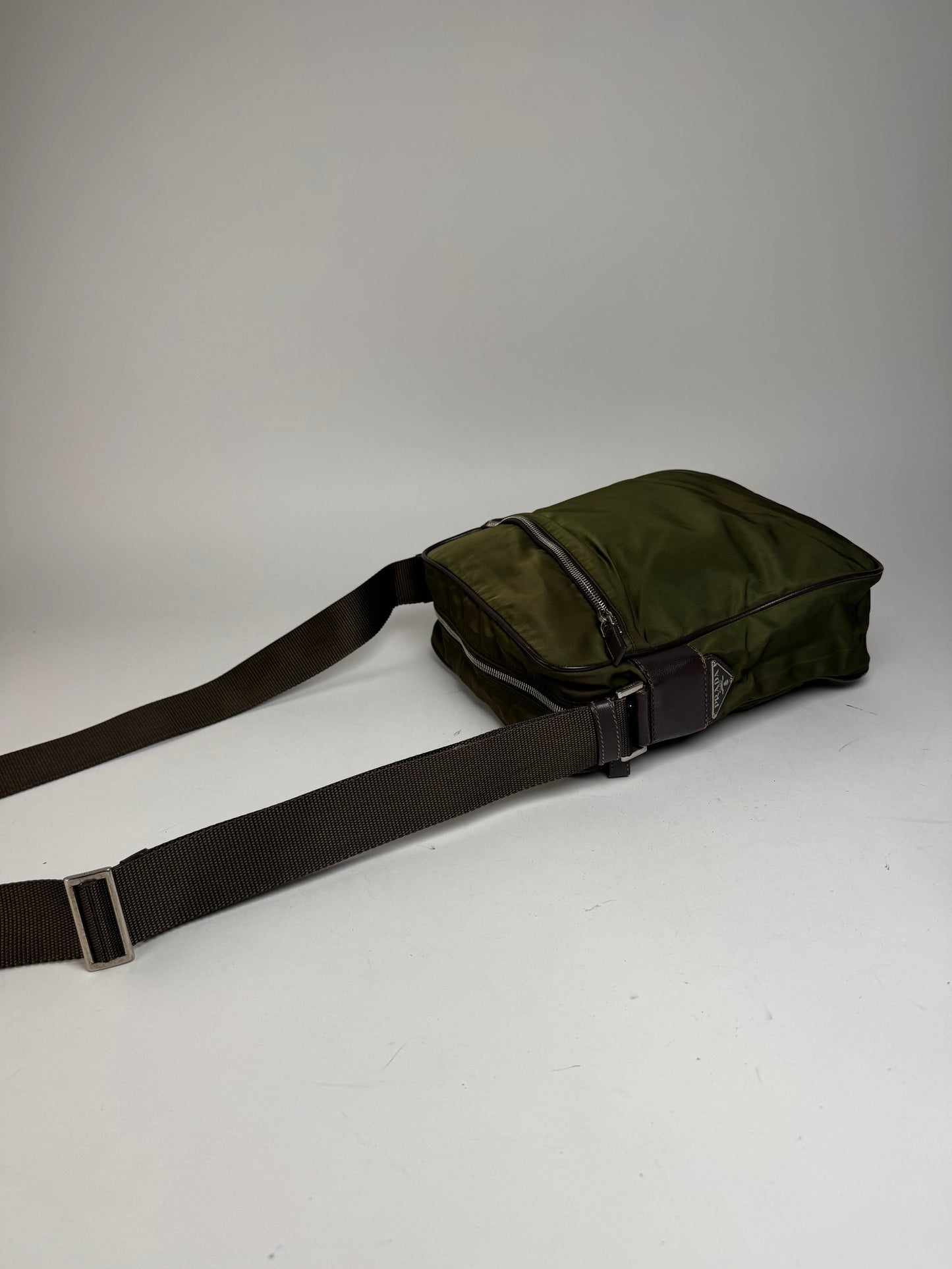 Sac Prada Triangle 2 voies en polyester vintage vert marron