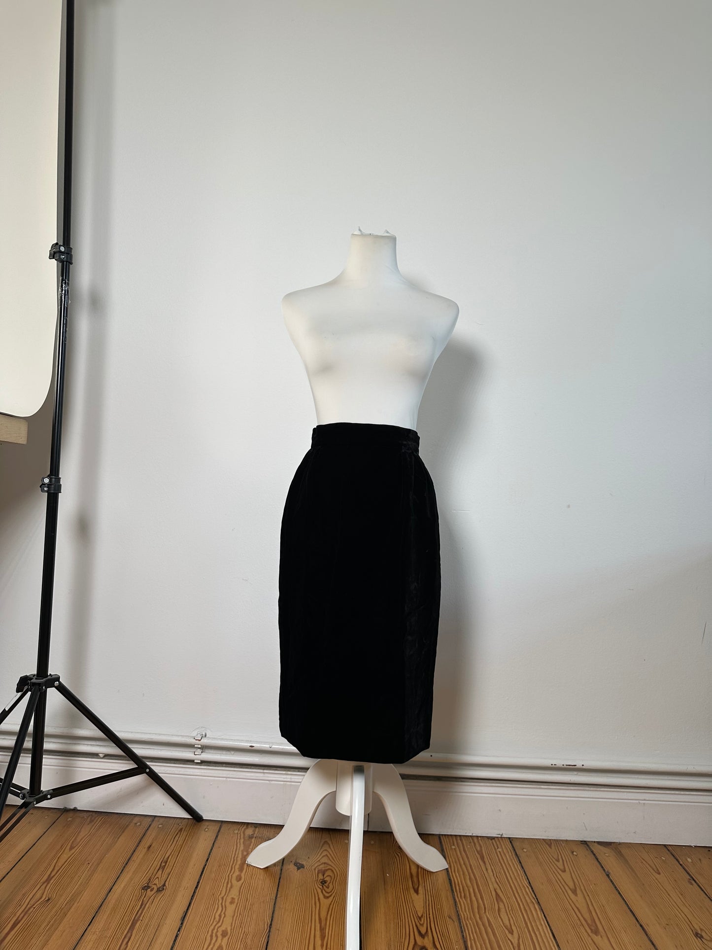 Vintage Dior Velvet Skirt Black c. 2000s M