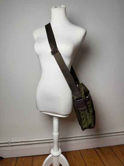 Sac Prada Triangle 2 voies en polyester vintage vert marron