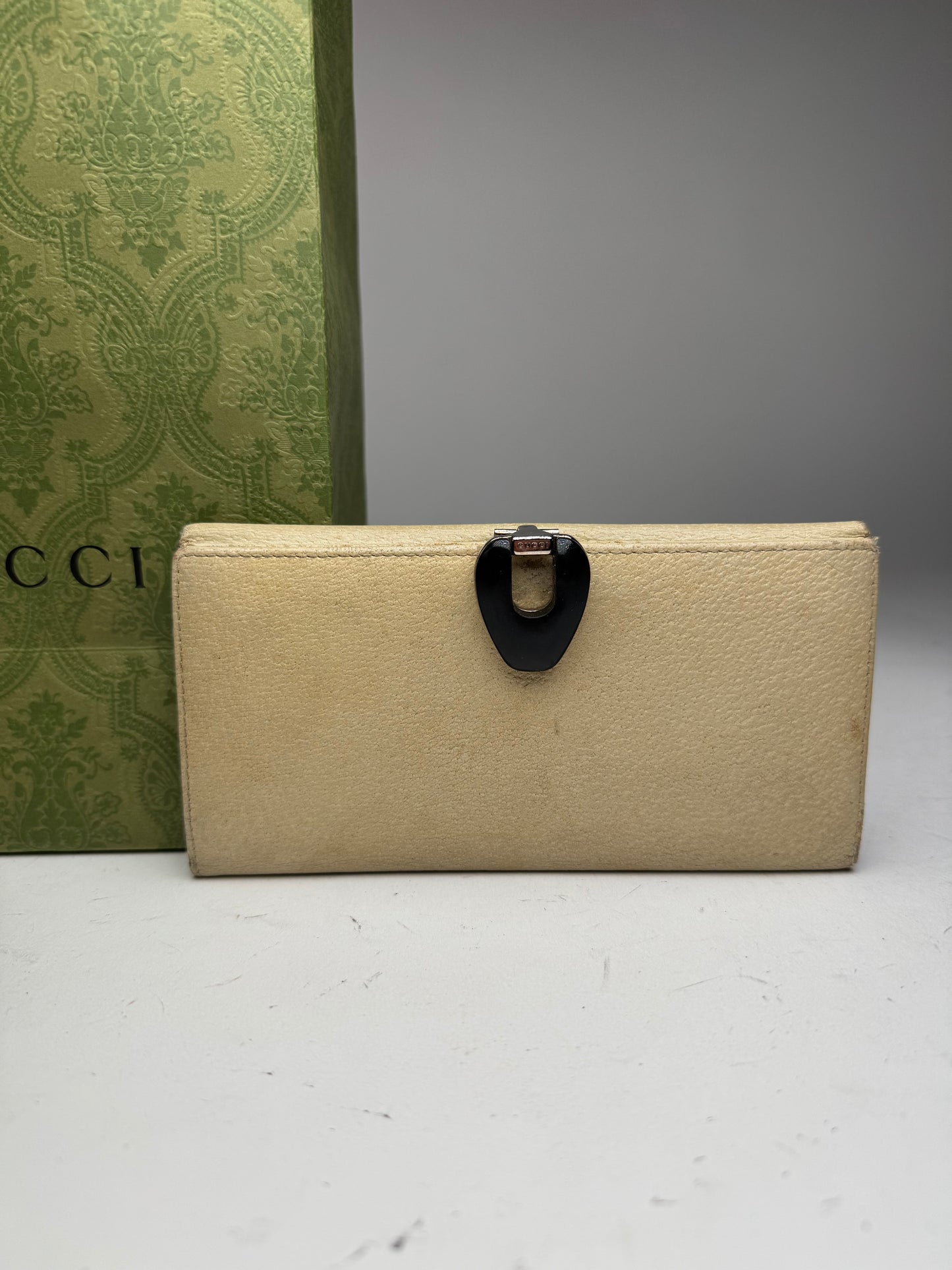 Vintage Gucci leather wallet white