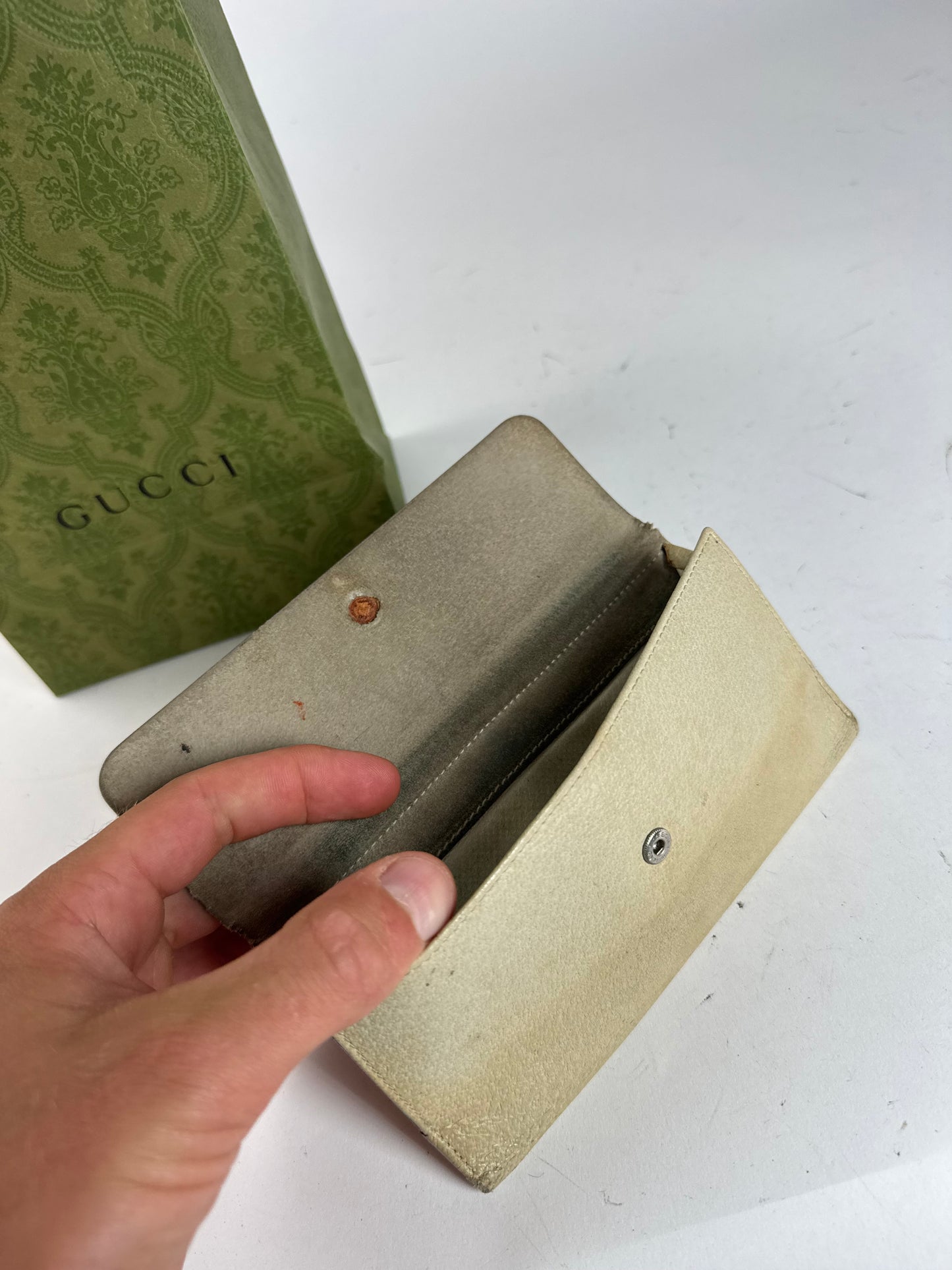 Vintage Gucci leather wallet white