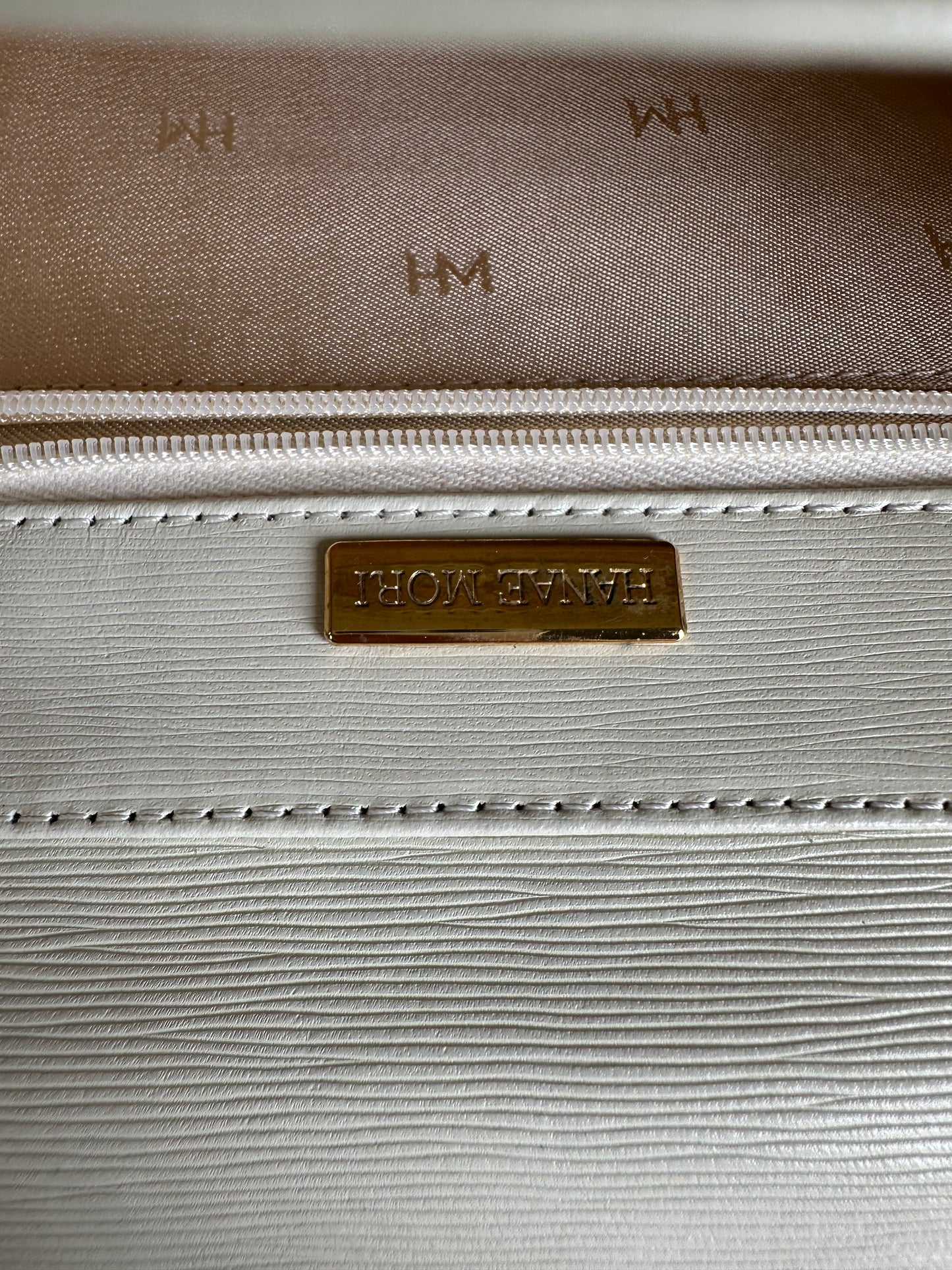 Vintage Hanae Leather Shoulder Bag Ivory Gold Chain