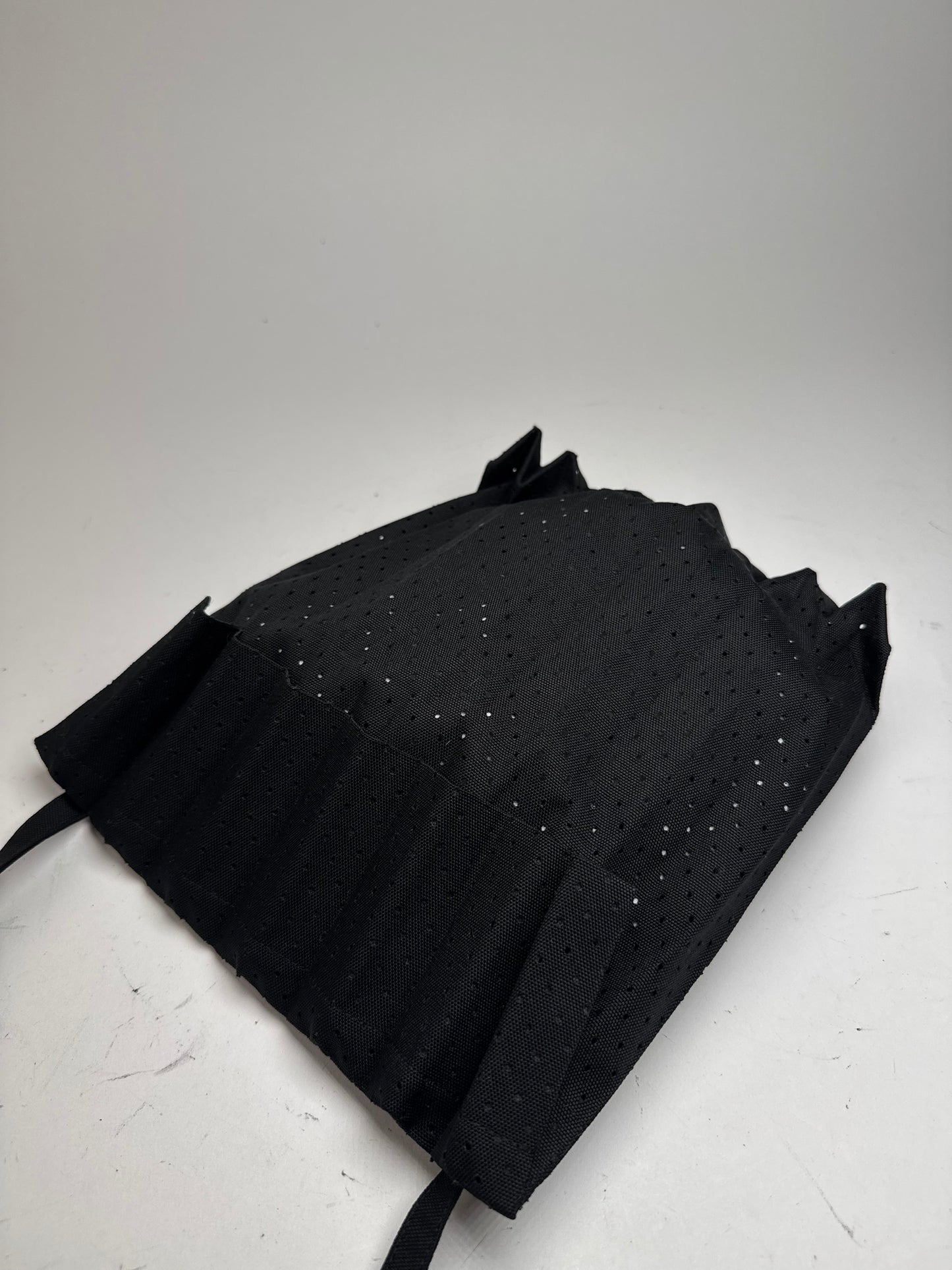 Sac plissé vintage Issey Miyake noir