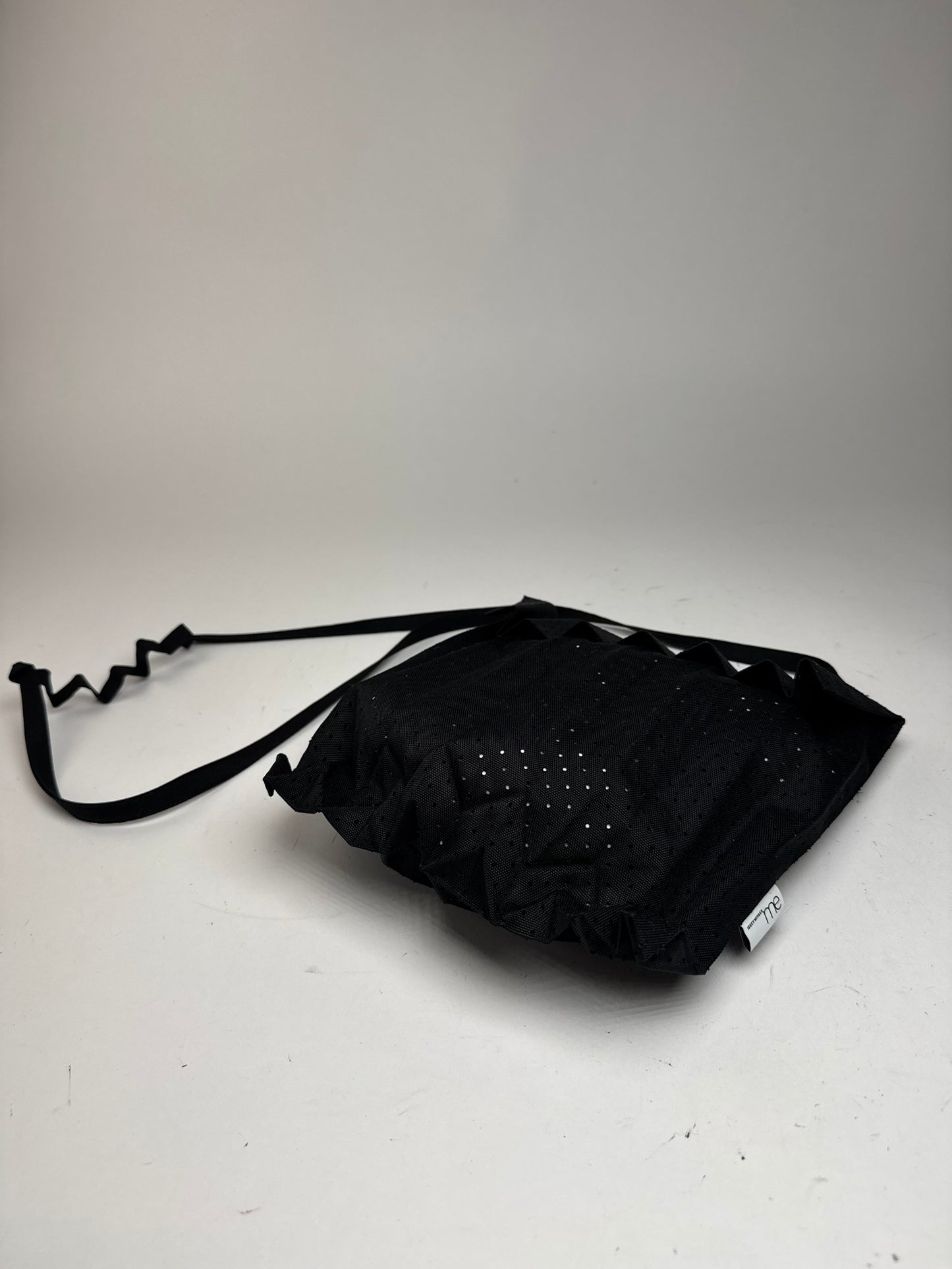 Sac plissé vintage Issey Miyake noir