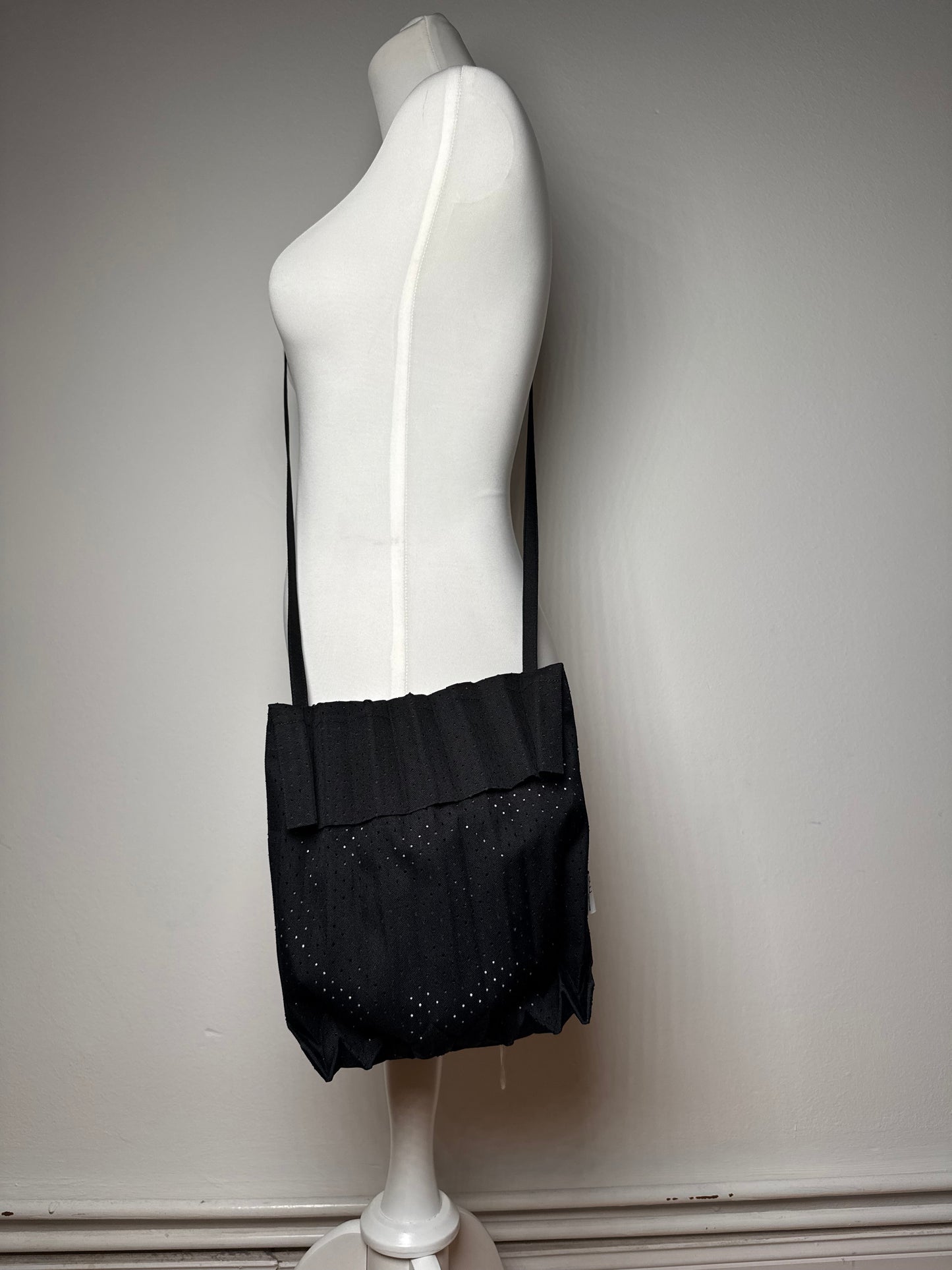 Sac plissé vintage Issey Miyake noir