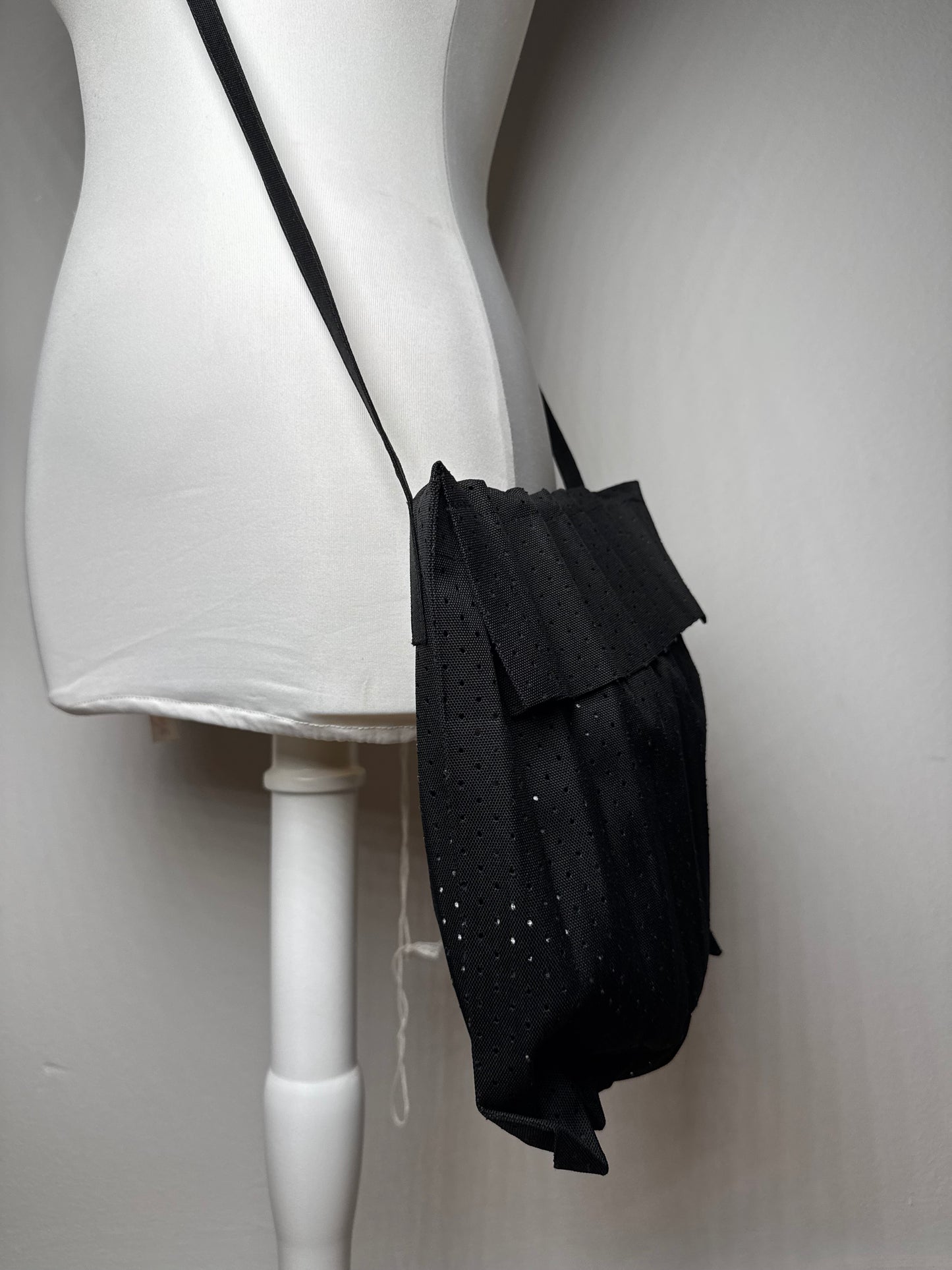 Sac plissé vintage Issey Miyake noir