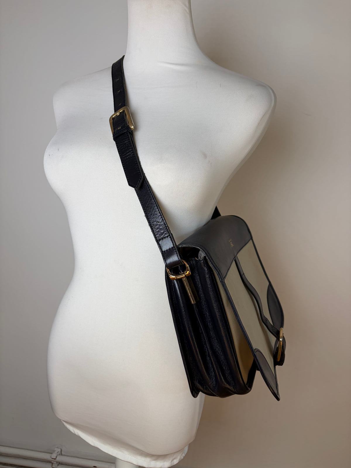 Vintage Burberrys Flap Crossbody Bag c. Late 1980s Black Beige