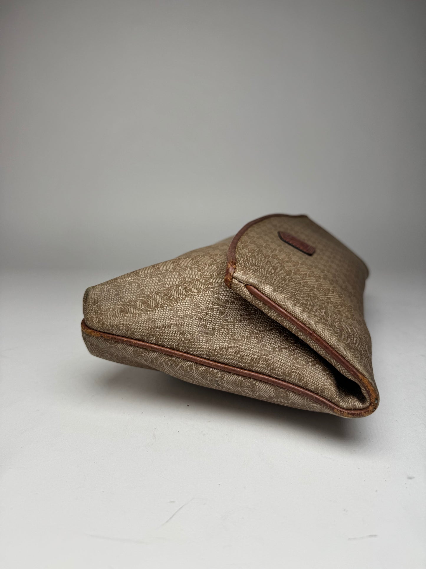 Pochette vintage en cuir monogramme Céline Paris beige marron