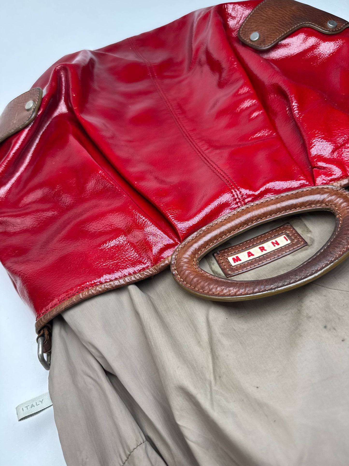 Sac vintage en cuir verni Marni rouge marron