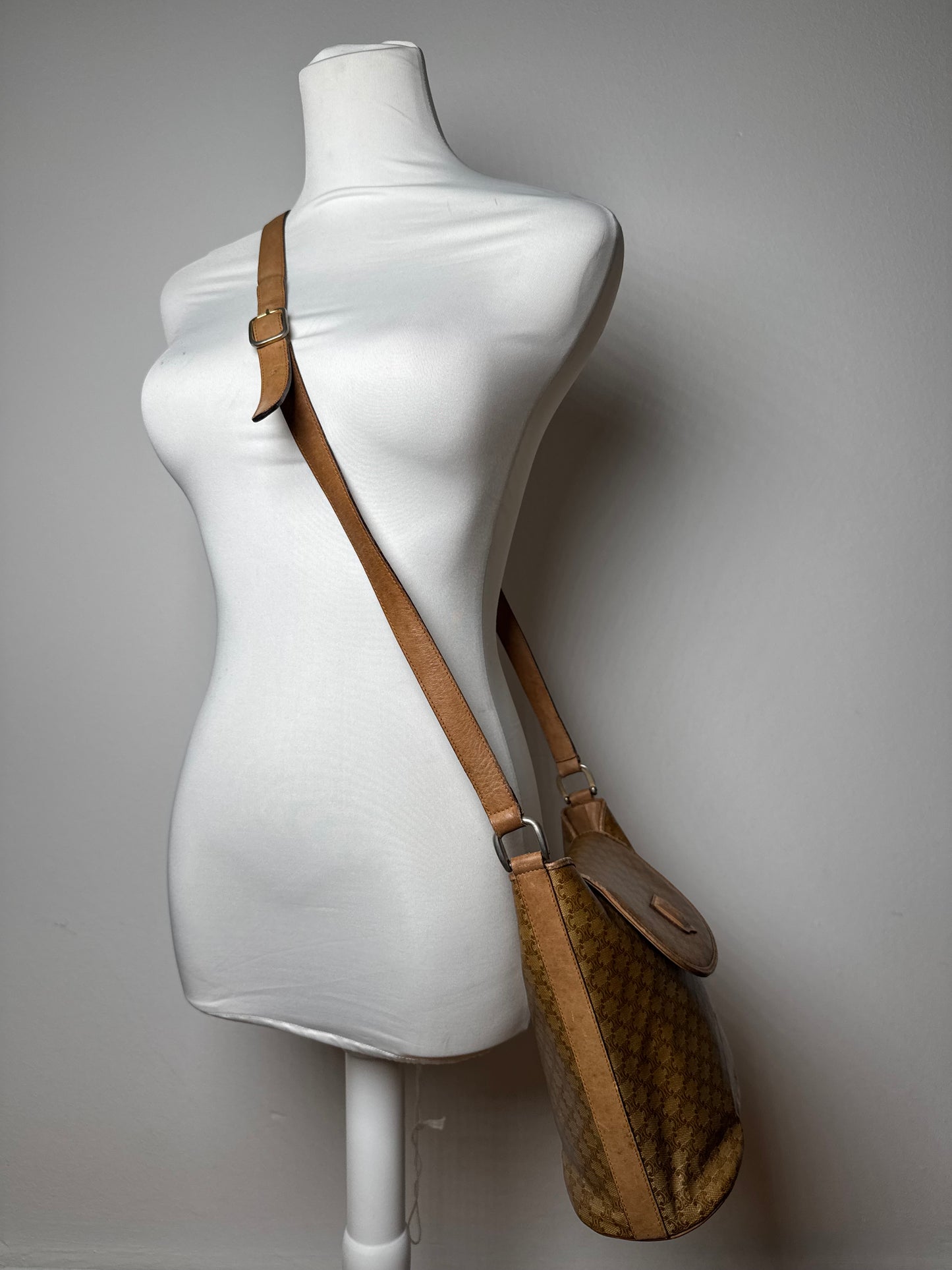 Sac vintage en cuir monogramme Céline Triomphe doré et marron