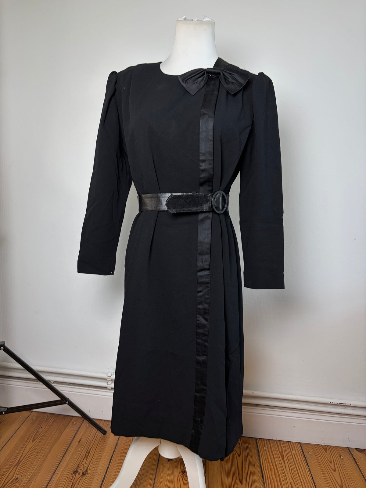 Vintage Givenchy Wool Bow Dress c. Late 1980s Black M
