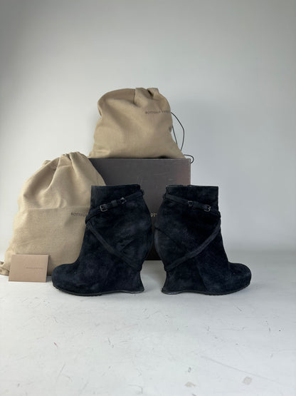 Vintage Bottega Veneta Suede Ankle Boots Black EU37