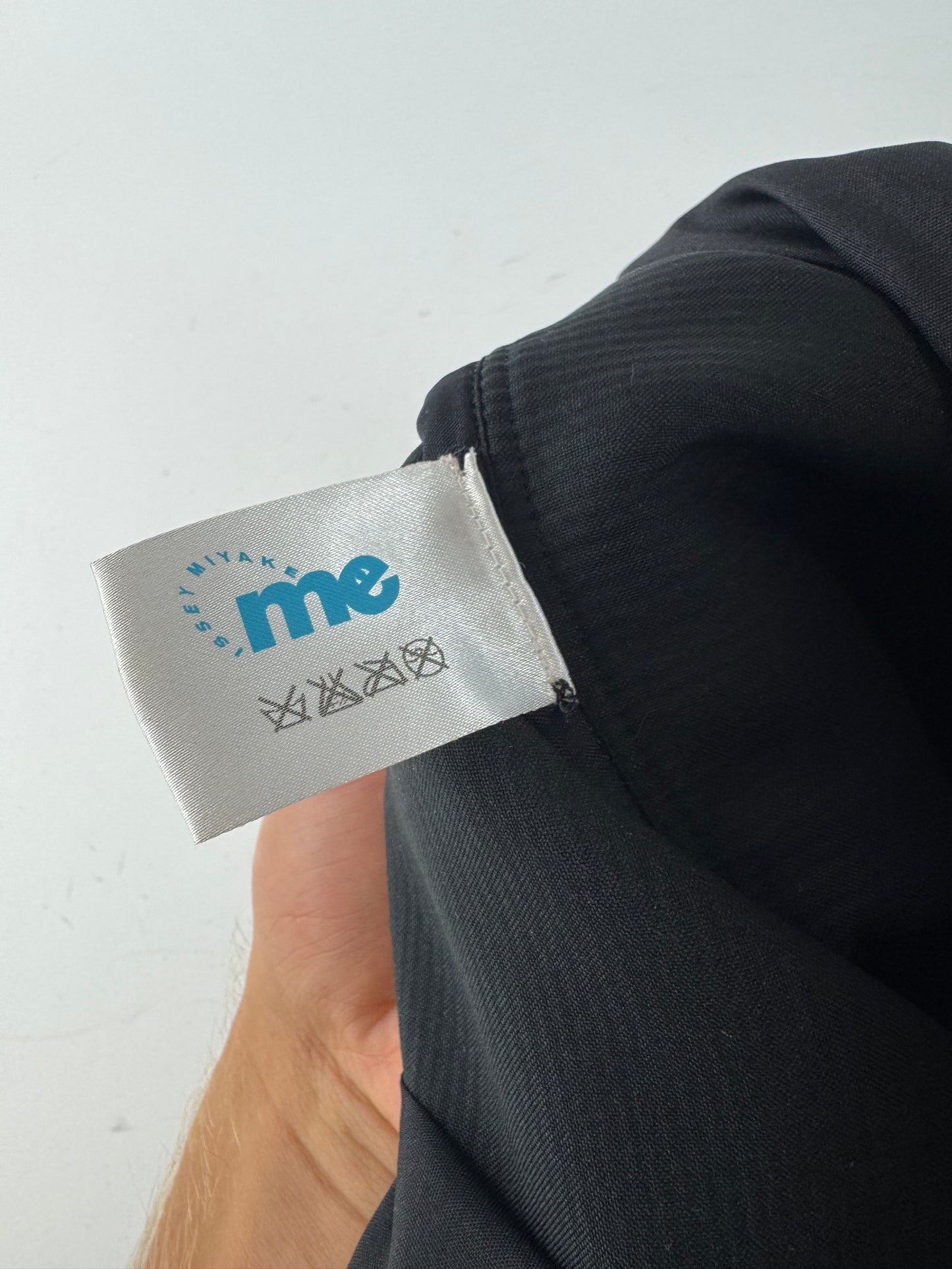 Sac fourre-tout vintage Issey Miyake noir