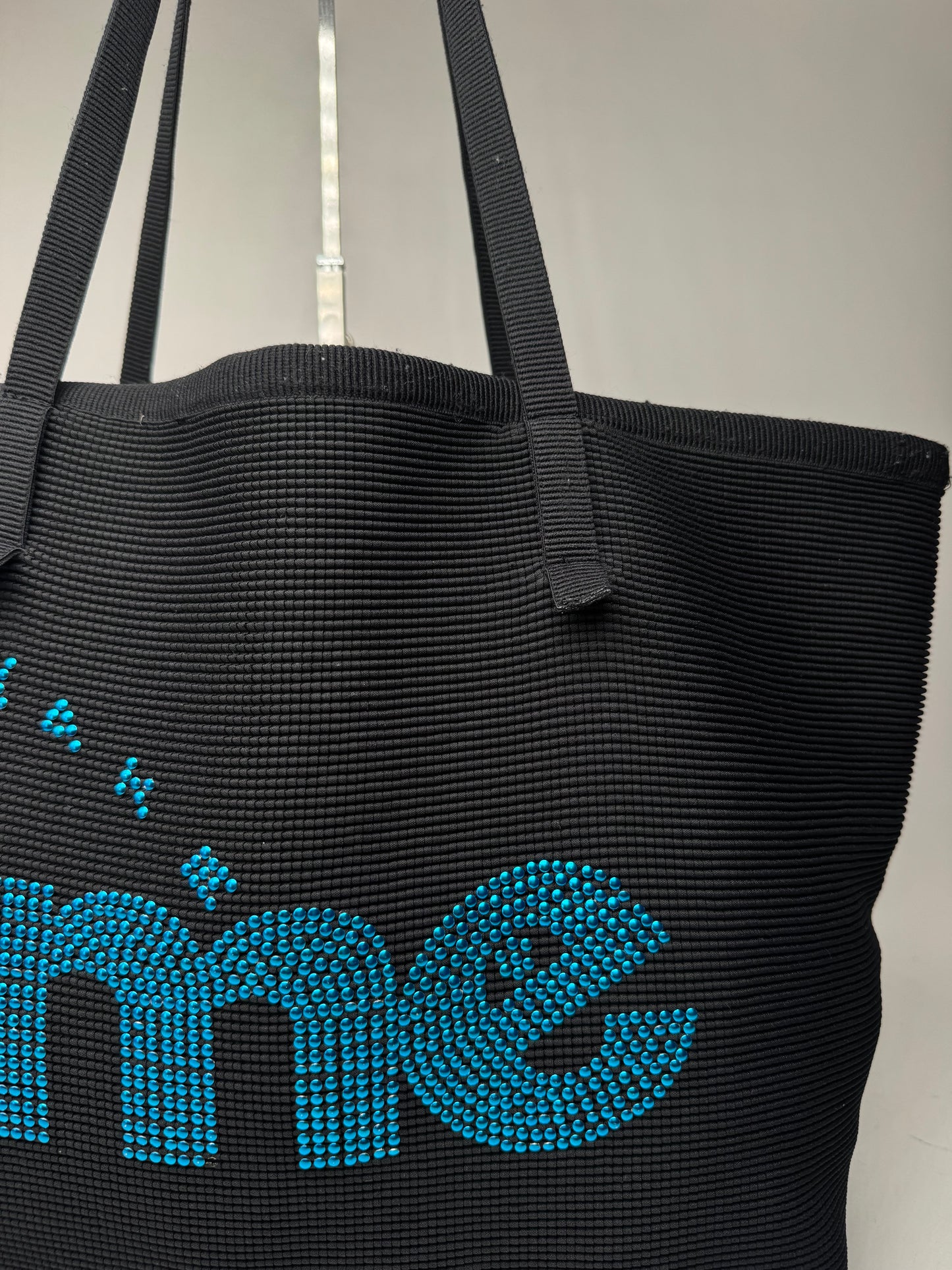 Sac fourre-tout vintage Issey Miyake noir