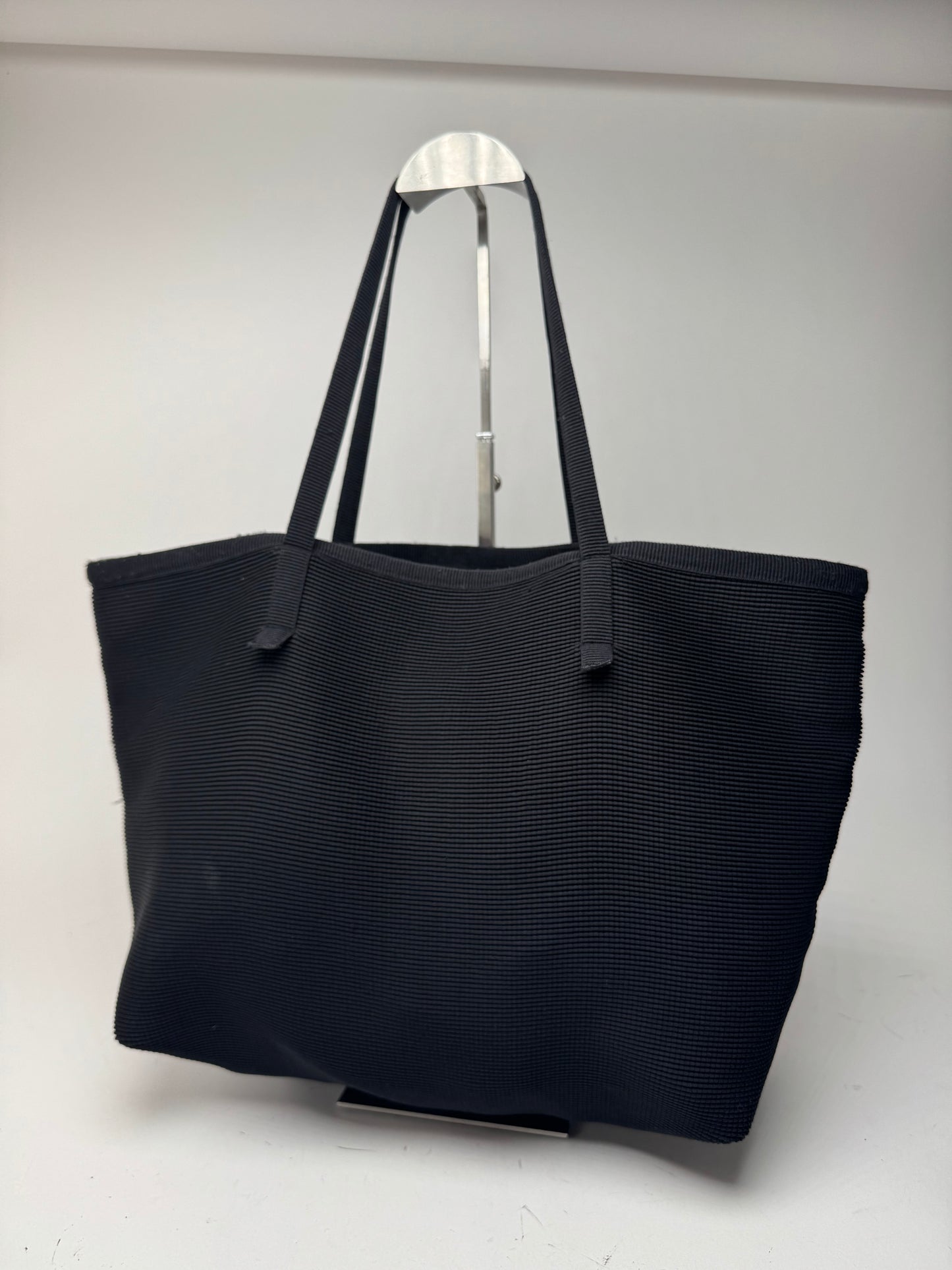 Sac fourre-tout vintage Issey Miyake noir