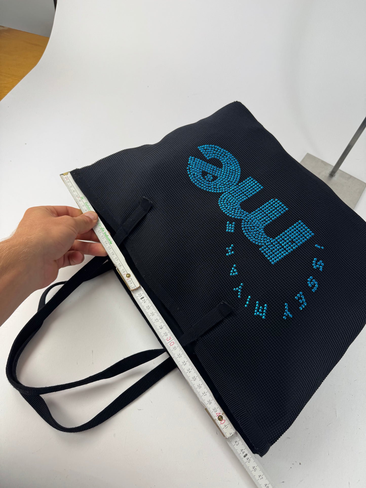 Sac fourre-tout vintage Issey Miyake noir