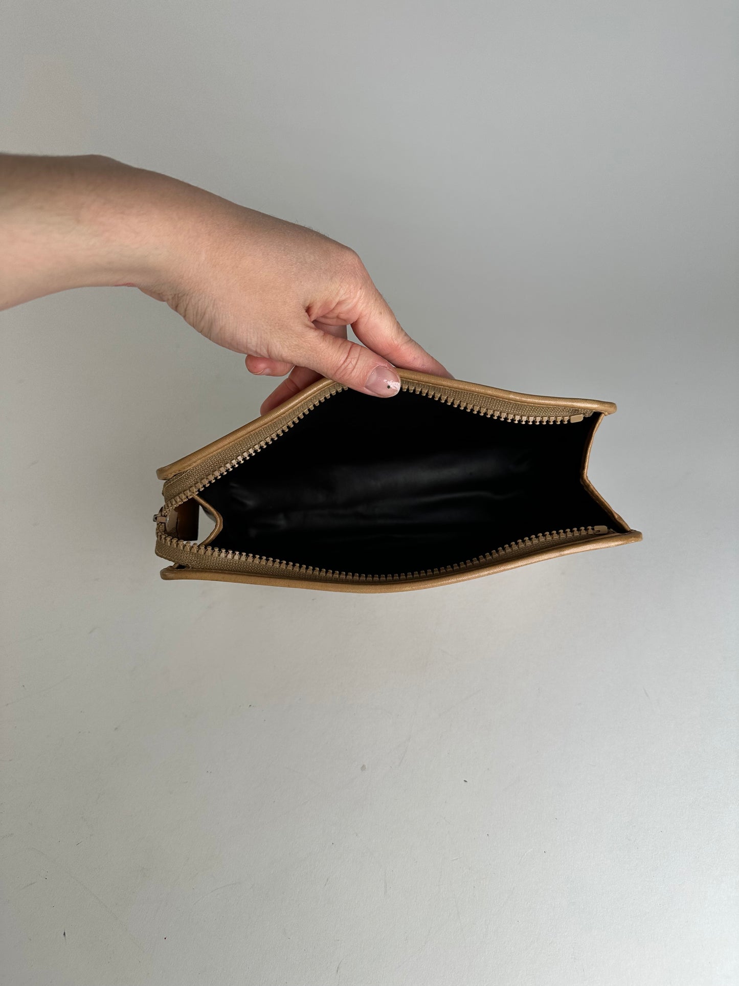 Vintage Celine Paris Triomphe Cariage Logo Leather Clutch Beige Brown