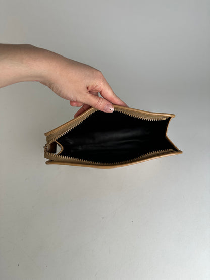 Vintage Celine Paris Triomphe Cariage Logo Leather Clutch Beige Brown