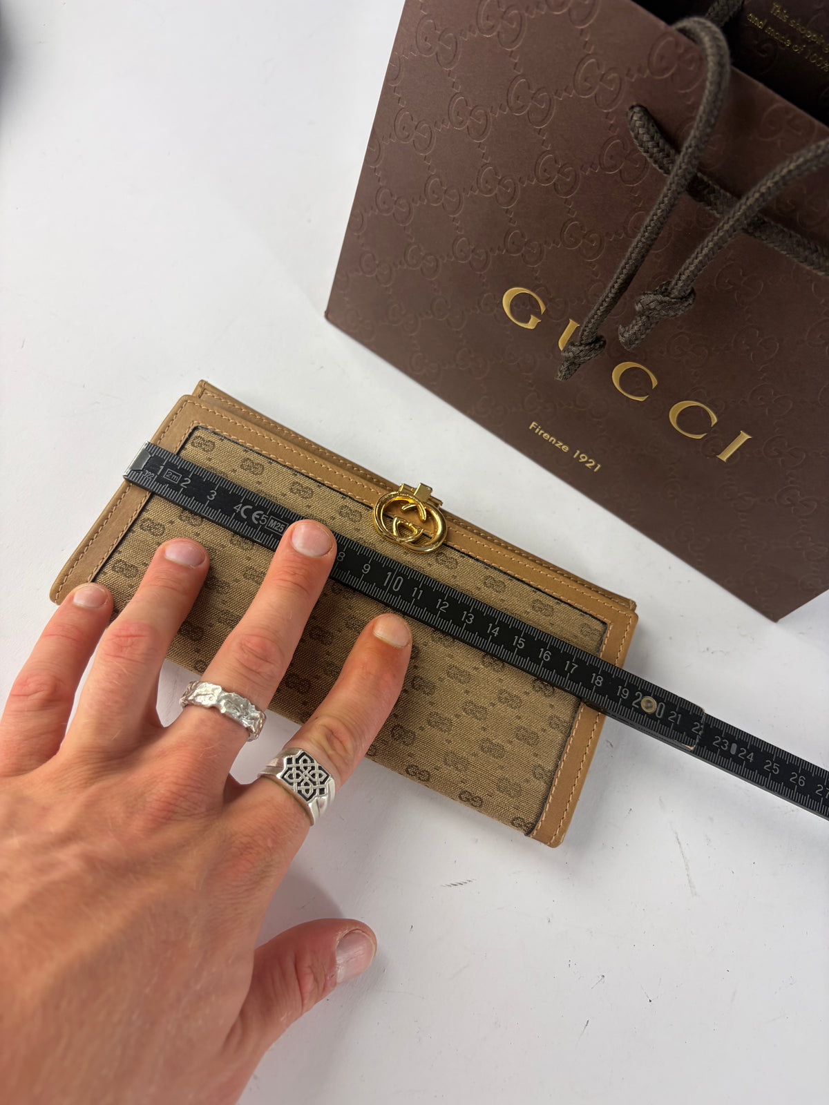 Vintage Gucci GG Supreme Bifold Wallet c. 2010 Beige Brown