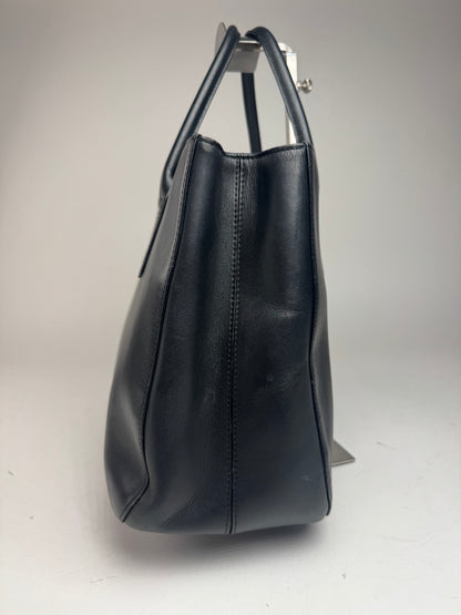 Sac vintage en cuir noir Issey Miyake