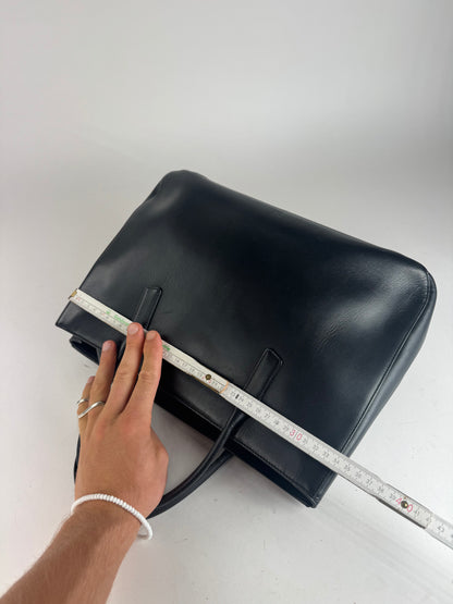 Sac vintage en cuir noir Issey Miyake