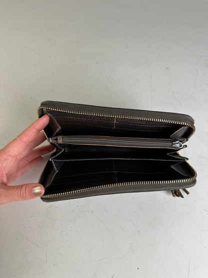 Vintage Gucci GG Embossed Leather Zip Wallet Dark Brown Gold