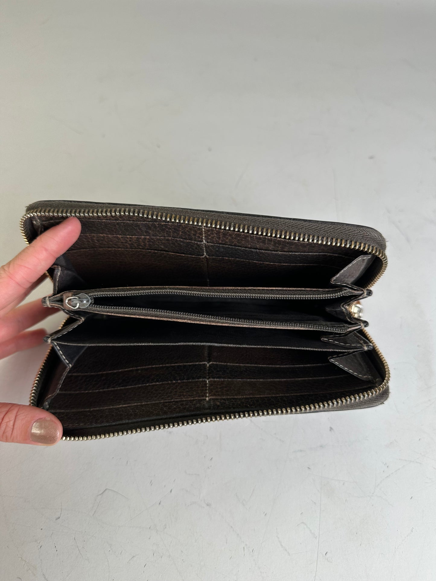 Vintage Gucci GG Embossed Leather Zip Wallet Dark Brown Gold
